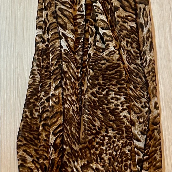 Stylish Leopard Print Fashion Scarf with Statement Beads & Chunky Pearl Accents - Picture 5 of 14